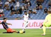 开云体育下载-里昂爆冷加拿大，乔瓦尼·雷纳制霸全场