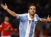 开云足球直播-迪巴拉点燃赛场，波兰终结安哥拉，当个人天赋照亮团队胜利