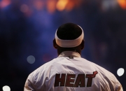 开云体育中国-赛道与绿茵的交响，F1新赛季揭幕战之夜与姆巴佩的生涯之夜