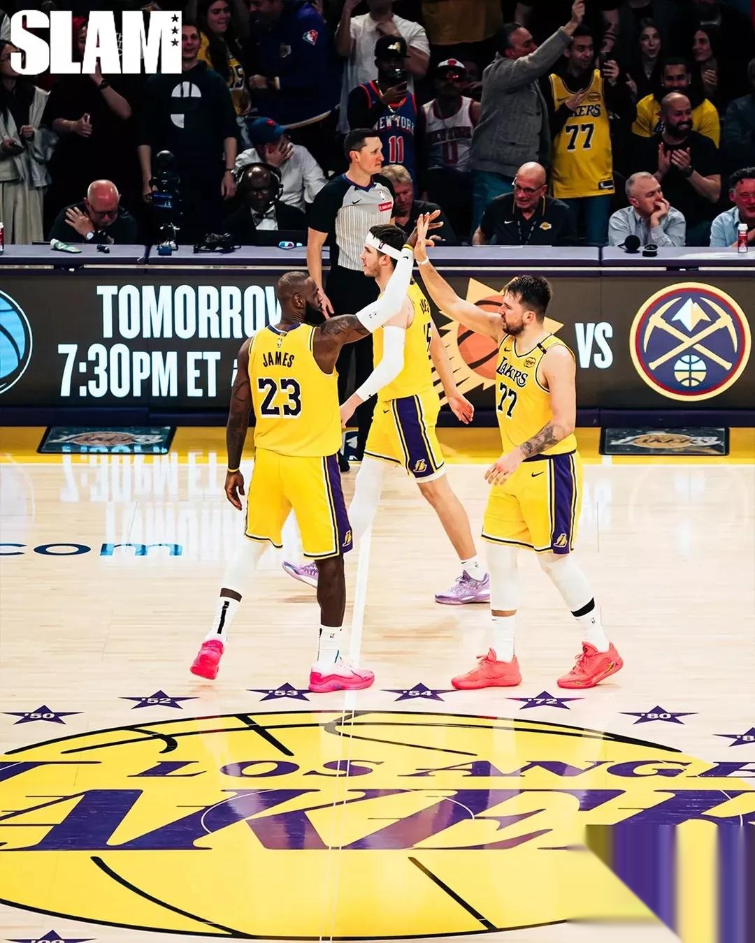 湖人力克法国男篮,布克三分雨点燃全场 湖人力克法国男篮,布克三分雨点燃全场