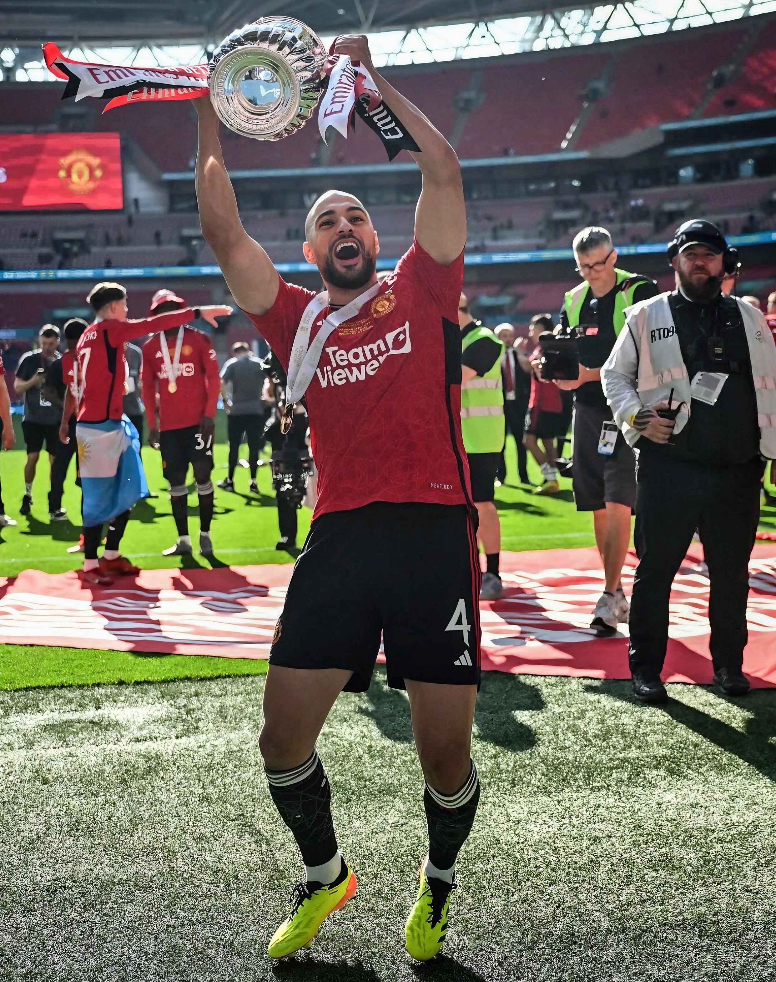 菲律宾男篮完胜公牛，巴恩斯打破历史纪录的简单介绍