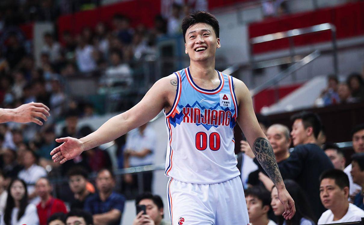 新疆男篮年轻球员崭露头角,场均得分破20的简单介绍 新疆男篮年轻球员崭露头角,场均得分破20的简单介绍
