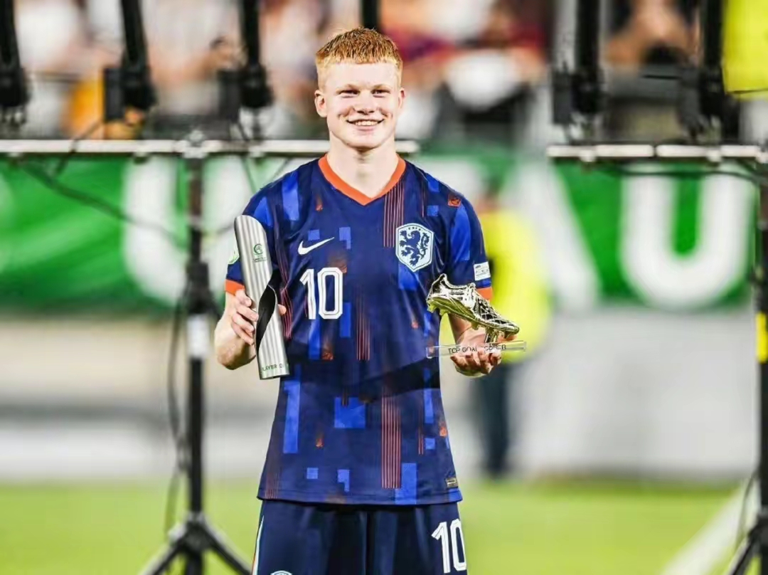 关于法国新星领衔-荷兰足球队成功晋级的信息 关于法国新星领衔-荷兰足球队成功晋级的信息