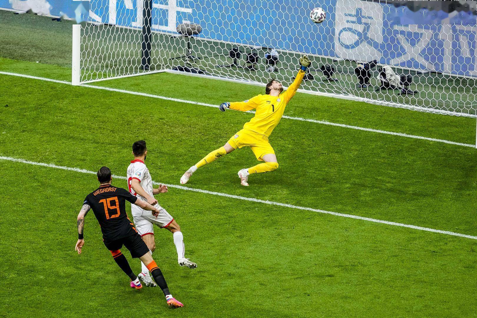 包含马其顿王国意外晋级，取得奇迹胜利的词条