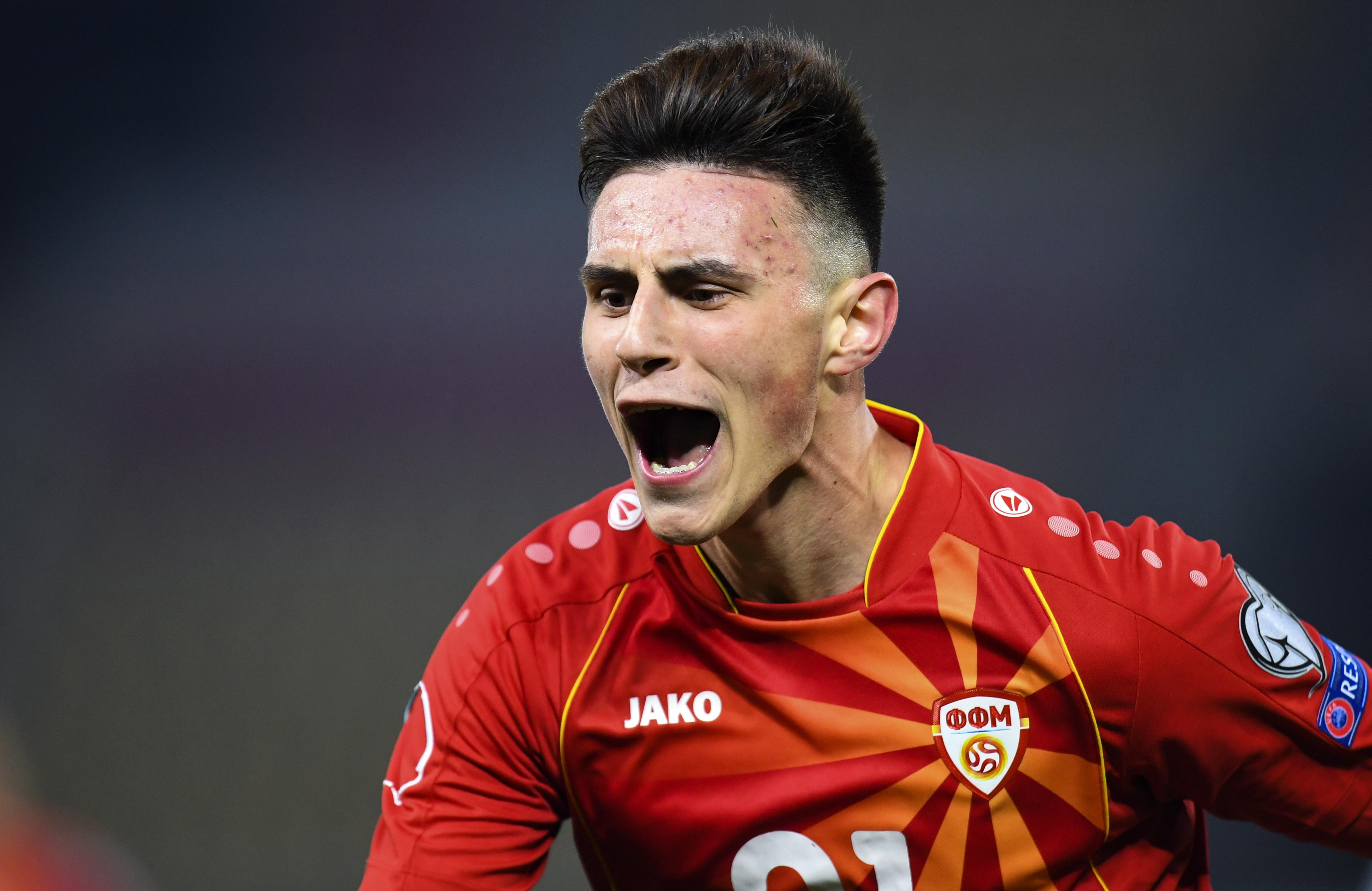 包含马其顿王国意外晋级，取得奇迹胜利的词条