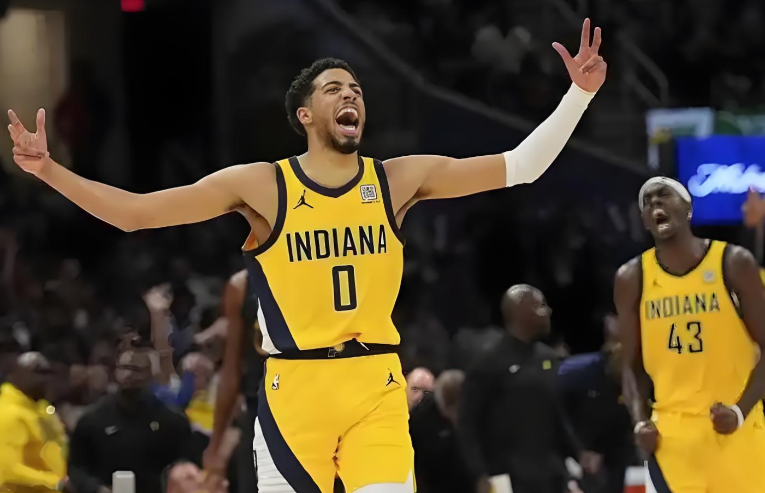 包含尼克斯队在客场获得重要胜利的词条