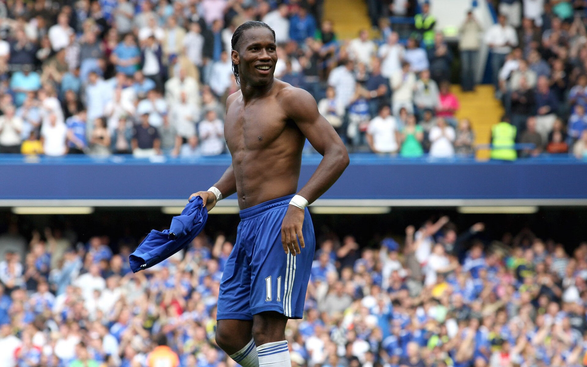 双城记，伊萨克抢七封神夜，曼联轻取曼城背后的体育哲学